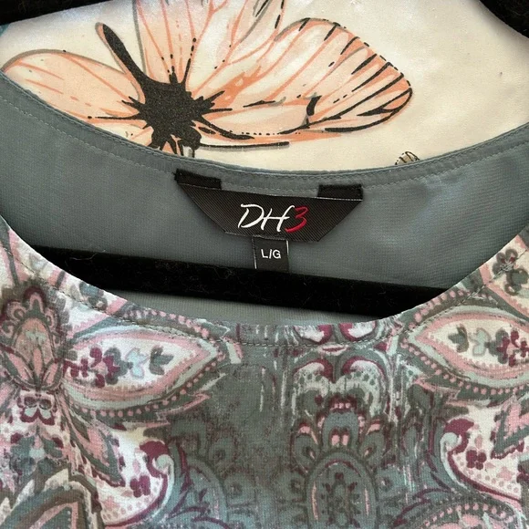 Chic Paisley Sleeveless Dress - Picture 2 of 4